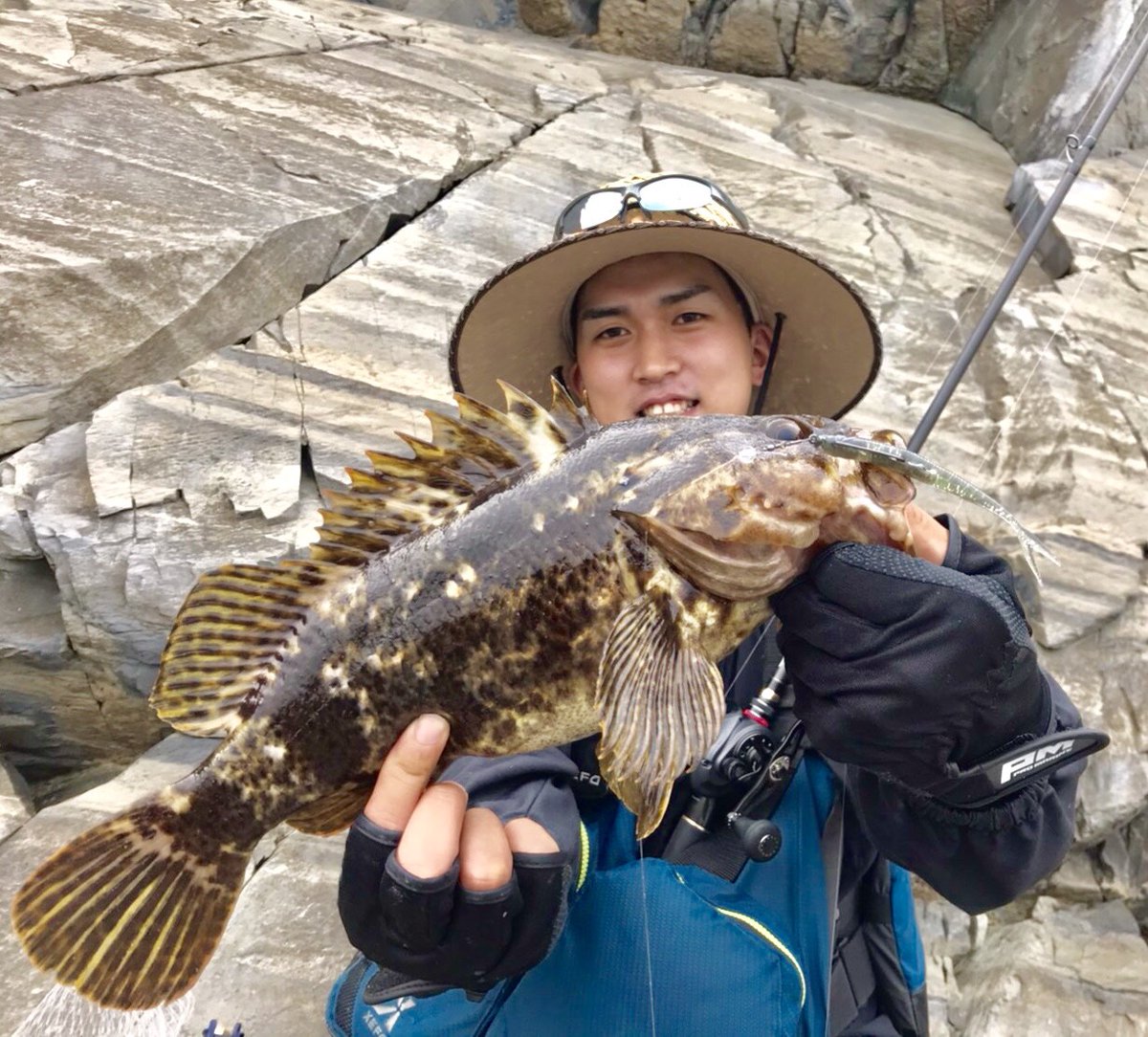 釣りtiki東北 フィッシュアローモニターキャンペーン齋藤大さん 牡鹿半島磯ロックでベッコウ アイナメの釣果 ベイトの多い状況下 フラッシュjのフラッシングを効果的に使って釣果を上げました 6月日 T Co Edxtzp8rsl 7月11日