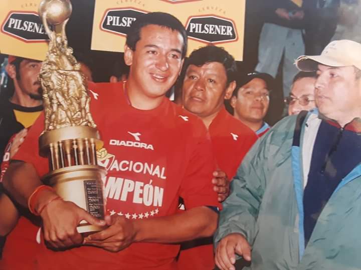ProfePedrito's tweet photo. Por Siempre  "El Nacional " Campeón https://t.co/9zCMDkP6za