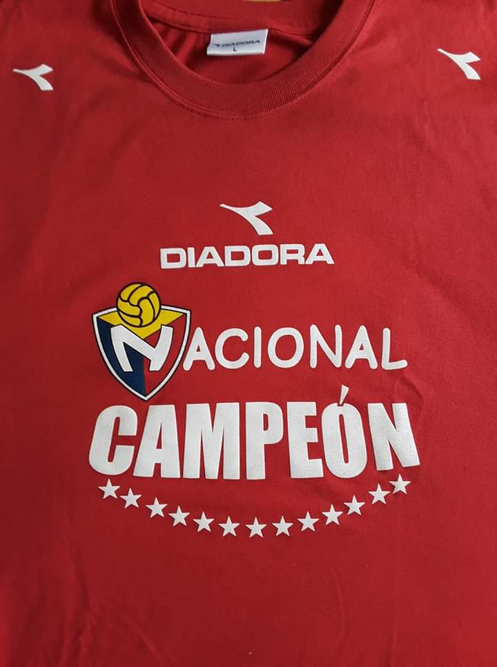 ProfePedrito's tweet photo. Por Siempre  "El Nacional " Campeón https://t.co/9zCMDkP6za
