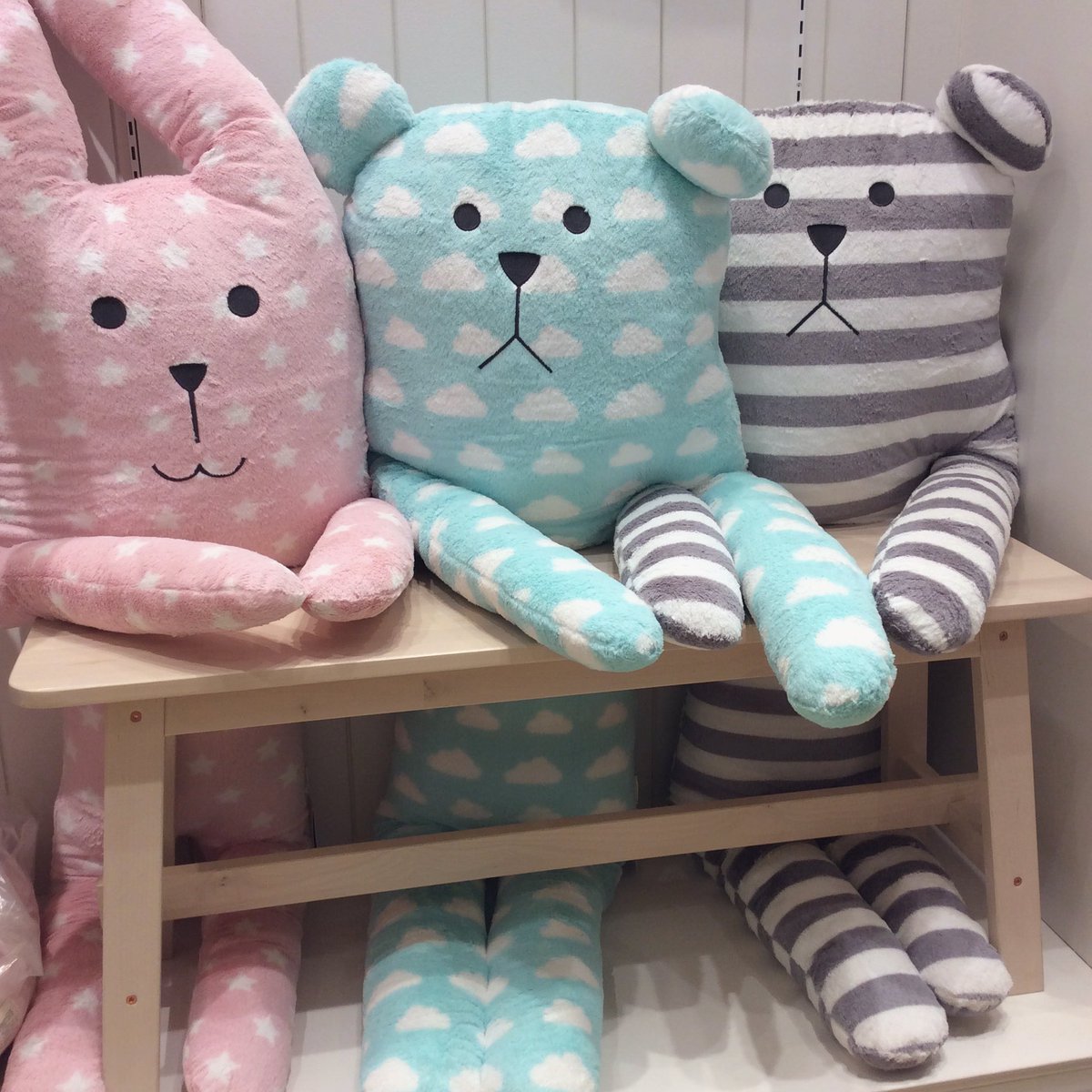 Craftholic 直営店公式 V Twitter Holding Cushion 抱き心地抜群のxlサイズ Lサイズでは物足りない方にぴったりな抱き枕です 現在サマーセール開催中 お買い得な商品取り揃えておりますので是非チェックしてみて下さい Craftholic クラフト