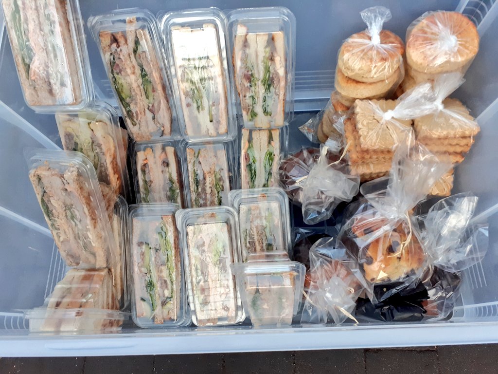 Nton_Ntons's tweet photo. This is my last week at Bree,next week I go on my quest to discover new markets and get the brand where it used to be 💪

First we start with corner Eloff and Plein street to serve Rosebank and Parktown commuters that #SandwichNtonNtons morning goodness

Please RT so they cav https://t.co/t2VA4VQ8U3