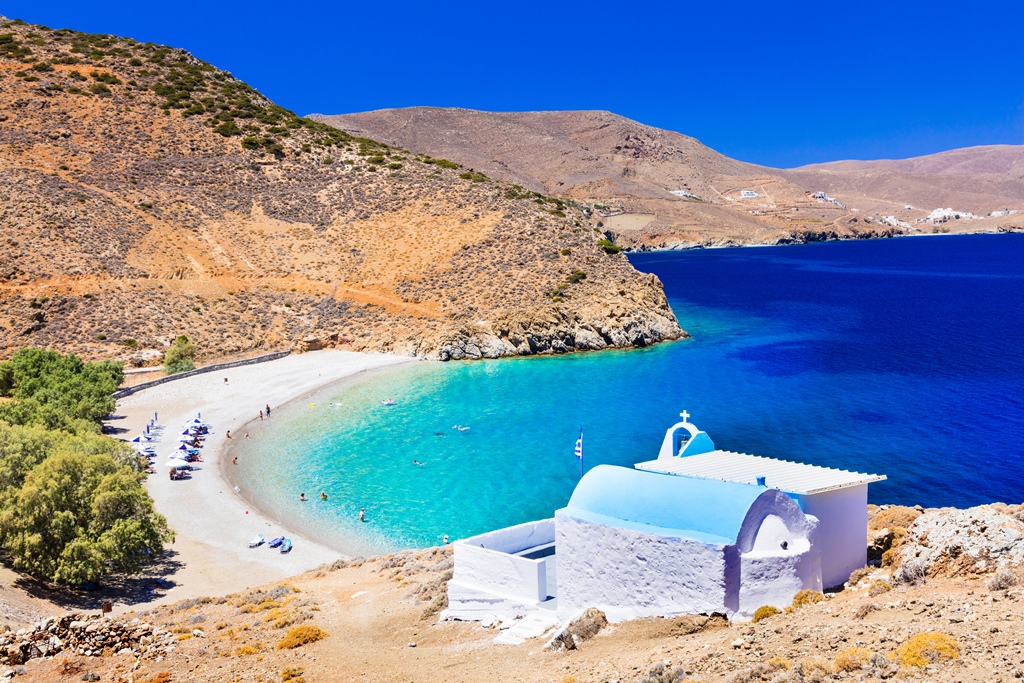 VisitGreecegr's tweet photo. The island of Astypalaia boasts a centuries-old history, whitewashed villages and sun-drenched beaches. See U Soon 💙 #GreekSummerFeeling #EndlessGreekSummer #VisitGreece 💘  https://t.co/RiQb4QVEGt https://t.co/TL0BhGt1M9