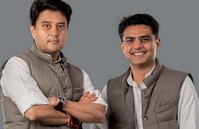 Ec3_7DGUYAAG2UL?format=jpg&name=900x900