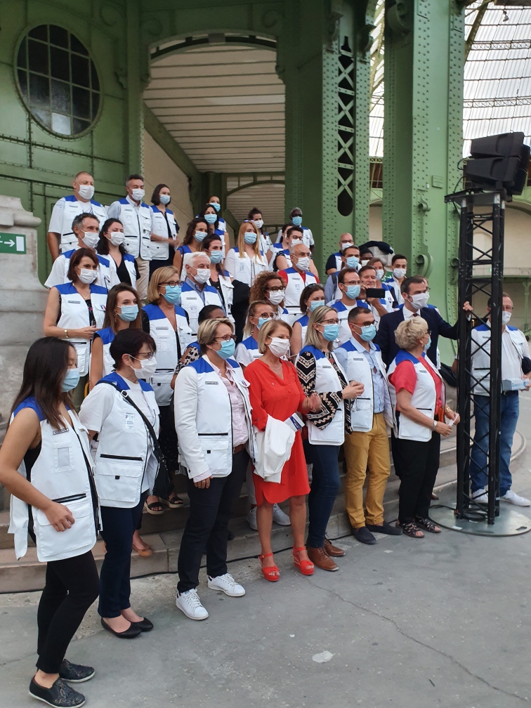 LASSERREprefete's tweet photo. Hier, au @GrandPalaisRmm, hommage rendu aux soignants mobilisés pendant la crise sanitaire, en présence de @BrigBourguignon. Merci et encore bravo à eux! 👏👏👏#EHPAD #MerciAEux https://t.co/gxcylkmOzF