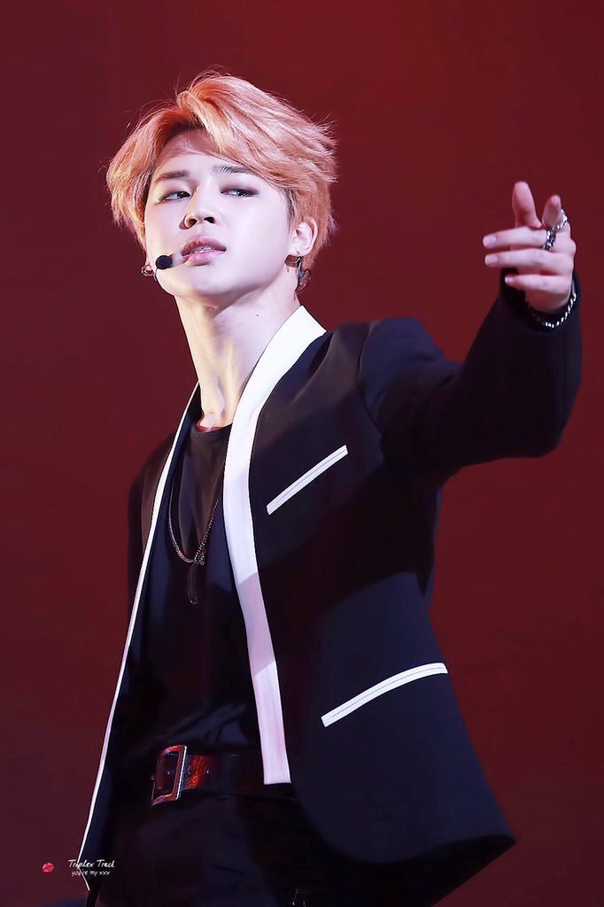 Since everyone now BELIEVES Orange Jimin is coming back, here& #39;s a long thread to remind u what it might look like  #HYYH   #orangejimin  @BTS_twt