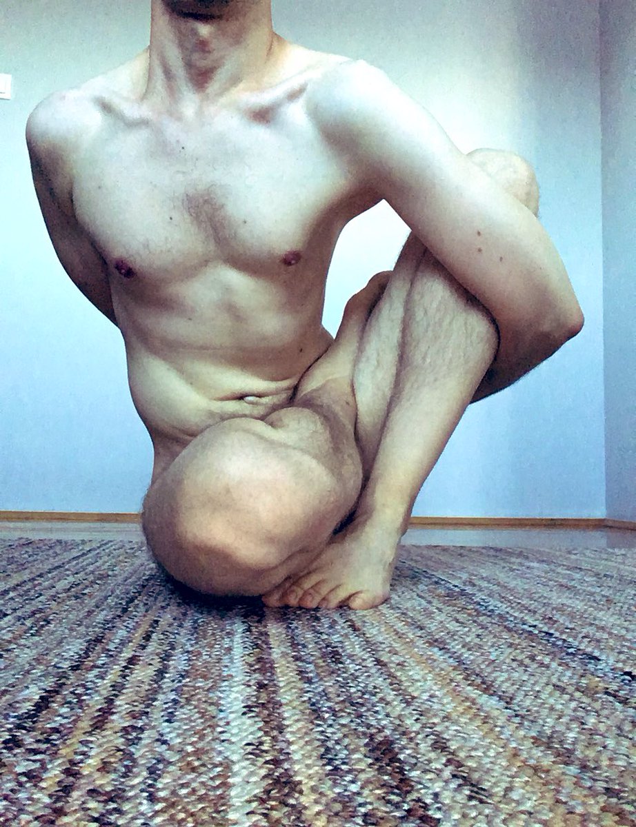 serbianbug's tweet photo. Little naked morning yoga #nudeyogi #nakedyoga #nude #naked #gayyogi #TuesdayMorning #TuesdayMotivation https://t.co/9MpQ0pK8OI