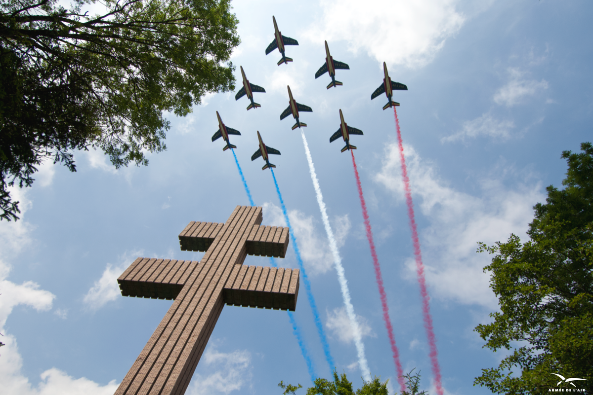 Armee_de_lair's tweet photo. #14Juillet Cette année, à l'occasion du 80ème anniversaire de l'appel du 18 juin, un hommage particulier est consacré au général de Gaulle pour le défilé du 14 juillet. 
En ce jour de fête nationale, retour sur l'une de ses grandes décisions 🇫🇷 https://t.co/QXpiMrZwC5