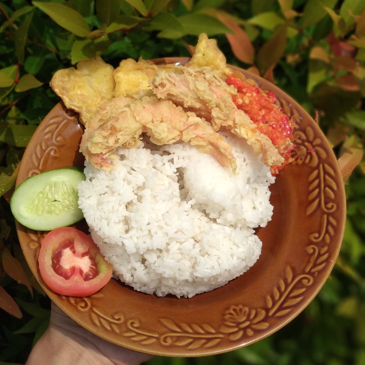Rickydezan2's tweet photo. Ada #Tempe nya... #HanaHanifah  makam yukk... Open order nih... Bukan open BO ����✌️ #skandal https://t.co/jdm5XXbVjm