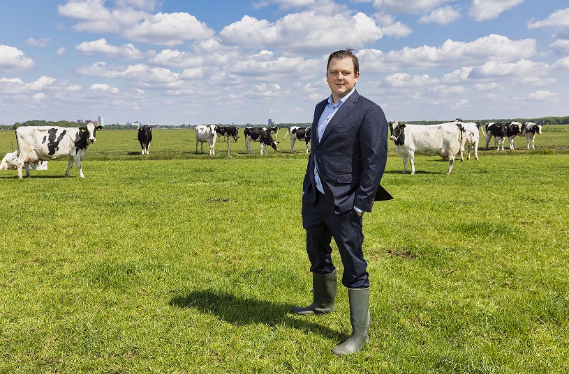 Zuivel en Klimaat (@zuivelenklimaat) on Twitter photo Een nieuwe generatie melkveehouders Tim Oostveen: “Ik wil me inzetten voor natuurbehoud, bijvoorbeeld door het plaatsen van akkerranden en houtwallen rondom de weilanden”. Artikel magazine melkveehouders ow.ly/187A50ArEg8
#zuivel #natuur #SustainabledairyEU <a href="/VreugdenhilDF/">Vreugdenhil Dairy Foods</a> Een nieuwe generatie melkveehouders Tim Oostveen: “Ik wil me inzetten voor natuurbehoud, bijvoorbeeld door het plaatsen van akkerranden en houtwallen rondom de weilanden”. Artikel magazine melkveehouders ow.ly/187A50ArEg8
#zuivel #natuur #SustainabledairyEU <a href="/VreugdenhilDF/">Vreugdenhil Dairy Foods</a>