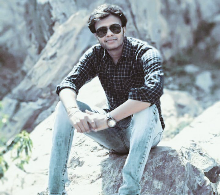 himanshuarudia's tweet photo. My #Collegemate ANURAG GOYAL @anuragg53794444. He got a #government job in #Indian Railways on the post of #ALP.

#Congratulations Bro....✌️. Life mein bahut tarakki karo....👍😊

Bhai teri party due rahegi...
#party mat bhoolnaa....😉...Ok..?? https://t.co/N0fWSyhhq1