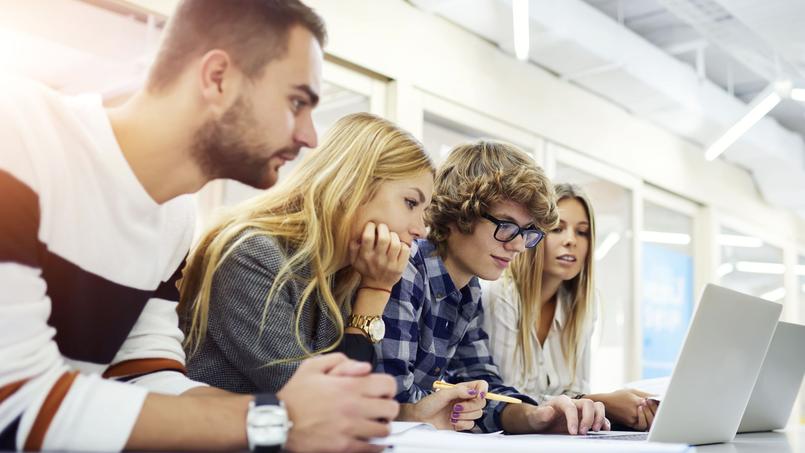 Le #DUT va devenir un Bachelor Universitaire de Technologie dès la rentrée 2021. Ce nouveau #diplôme du grade de licence sera déployé pour ses 24 spécialités dans les 111 IUT > bit.ly/2AgdV14 <a href="/Figaro_Etudiant/">Le Figaro Étudiant</a> <a href="/ADIUTofficiel/">Assemblée des Directeurs d'IUT - ADIUT</a>