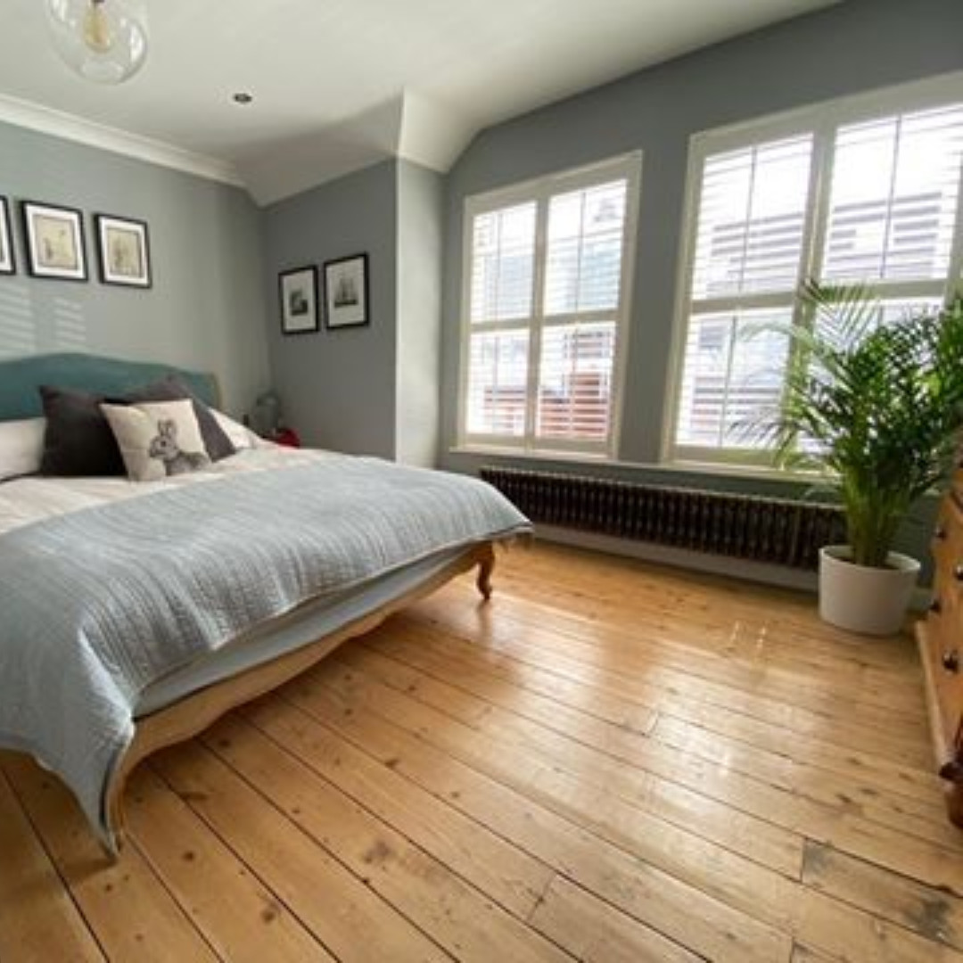 Columnrads's tweet photo. Wonderfully light and airy bedroom with stunning floors, feature windows and our Raw Metal column radiator. Perfect for a bit of peace and quiet in the chaos that is everyday life.

📷 @TrendAndThomas 

#columnrads #mycolumnrads #rawmetal #howyouhome #homeinspo #interiordesignuk https://t.co/8BbtDj1WeZ