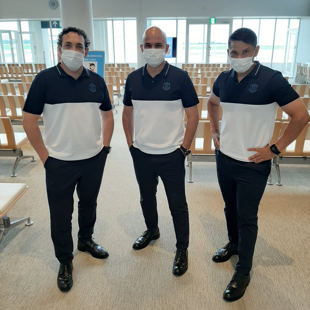 FernandoJubero's tweet photo. ✈ FUKUOKA ⚽️⚽️⚽️ #JUBILOPRIDE 🔵⚪ https://t.co/AGGxjCb8uZ