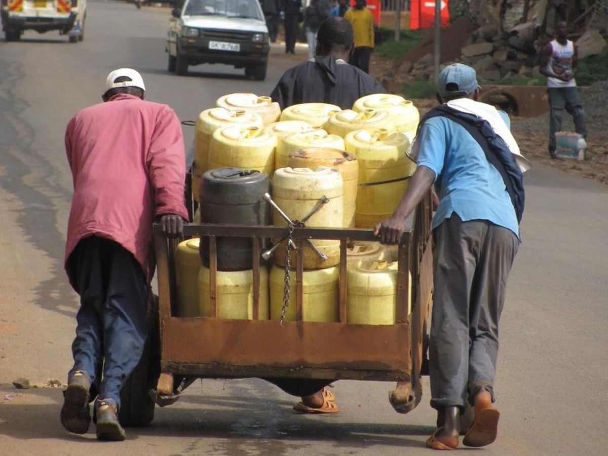 #NiajeNiaje Hope Hustle inakam through vifiti ? Keep it locked #HustleTuesday @_shideh