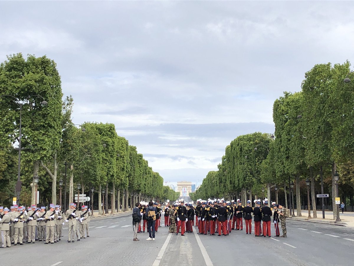 MarcelWagnerARD's tweet photo. Kein #14juillet wie die anderen: Coronabedingt fällt die Militäparade auf den #ChampsElysees aus. Es laufen die Vorbereitungen für die „kleine“ Zeremonie auf der #PlaceDeLaConcorde. Neben Soldaten nehmen auch Ärztinnen und Pfleger teil zum Dank für #Corona Einsatz. https://t.co/VTVSNs5JNk