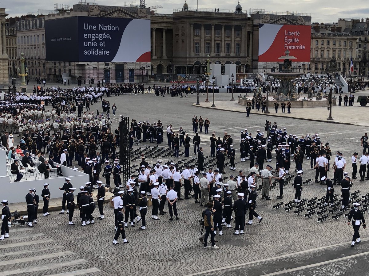 Kein #14juillet wie die anderen: Coronabedingt fällt die Militäparade auf den #ChampsElysees aus. Es laufen die Vorbereitungen für die „kleine“ Zeremonie auf der #PlaceDeLaConcorde. Neben Soldaten nehmen auch Ärztinnen und Pfleger teil zum Dank für #Corona Einsatz.