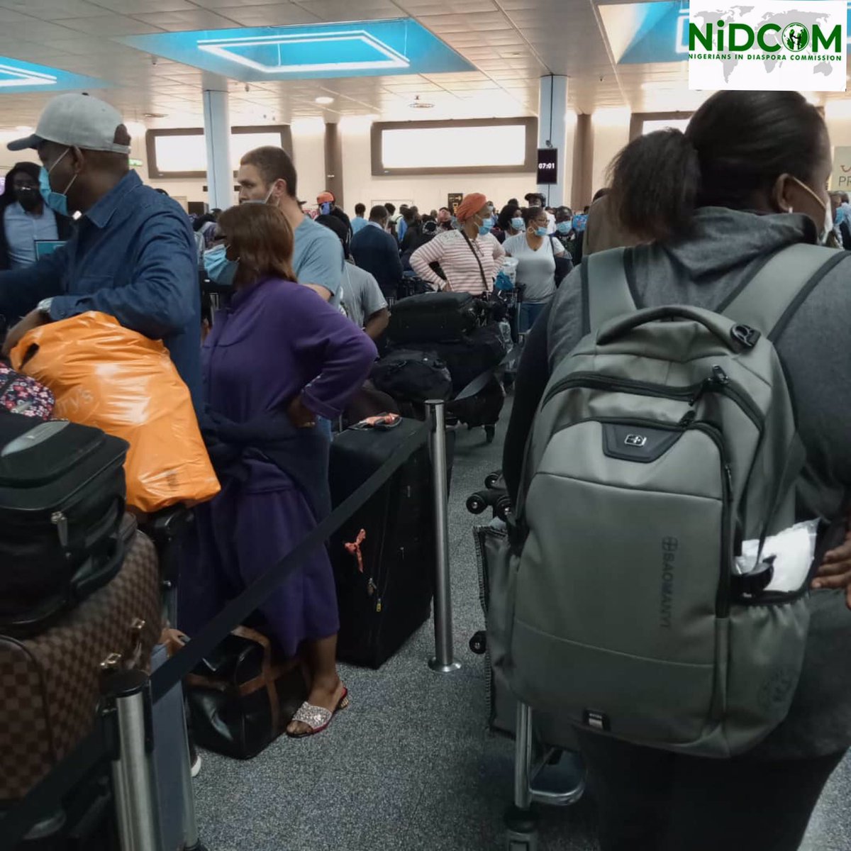 nidcom_gov's tweet photo. BREAKING NEWS.
EVACUATION UPDATE:

The Third batch of Nigeria Nationals boarding at London Gatwick Airport.
The flight was rescheduled from 13th to 14th of July due to the landing clearance issues by @flyairpeace.
1/2 https://t.co/6ibJDPYz2g