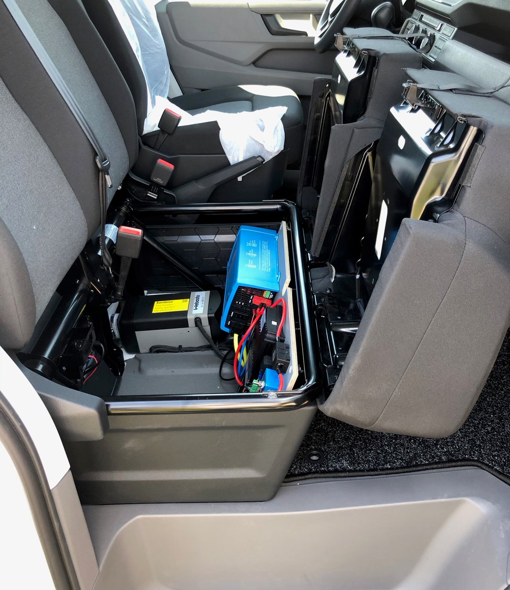 Voor één van de voertuigen van Innio Jenbacher heeft Sortimo een op maat gemaakte bedrijfswageninrichting verzorgd, o.a. bestaande uit een omvormer van 12 naar 220 volt met lithium accu, standkachel en een extra tussenschot voor het veilig vervoeren van karren met apparatuur.