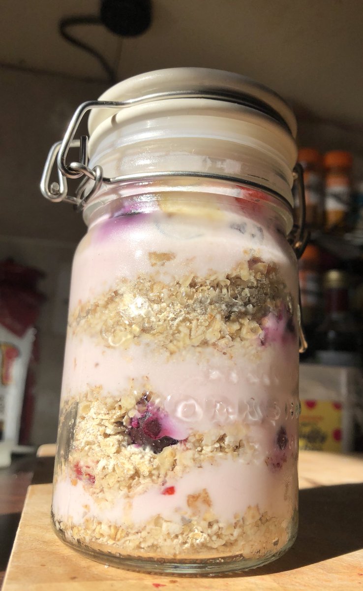 EleanorDurdy94's tweet photo. A first this morning - Overnight Oats! π€€ Verdict - Delicious! π
Oats, fat free yogurt, blueberries, strawberries, sliced banana, repeat! Refrigerate overnight & hey presto! πΎ #TerrificTuesday @Quaker #oatpower Start your day the right way! πͺπΌ π₯³ https://t.co/d41bi2rl8a