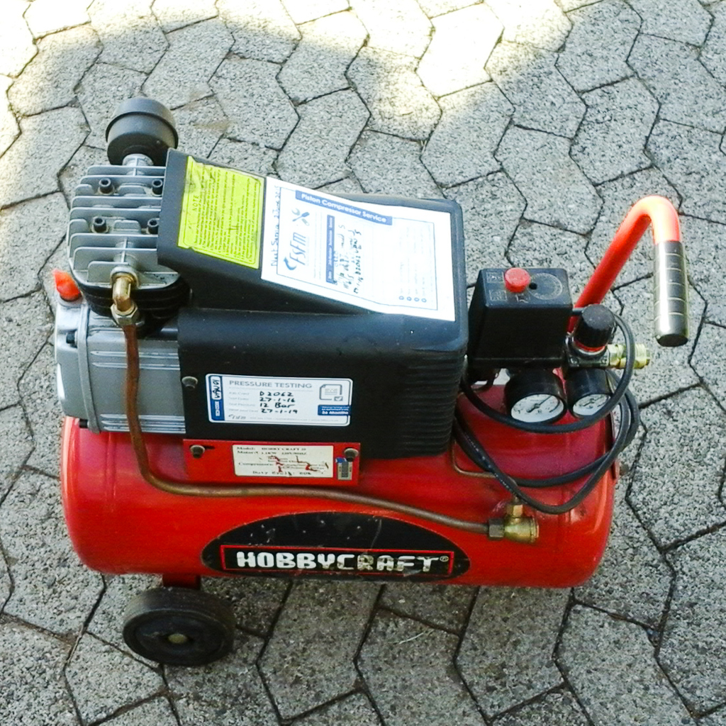 fieldaircompres's tweet photo. Even the smallest compressors need attention 😀

#fieldaircompressors #pistoncompressors #compressedair #workshop #garage #ingersollrand #chicagopneumatic #abac #fini #alup #hardware https://t.co/cY4IHsSy9j