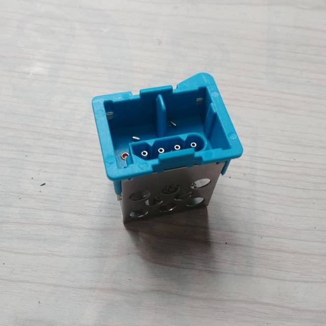 Saya menjual Werstan Resistor Blower E34 518i 520i 530i thn 91-96 seharga Rp210.000. Dapatkan produk ini hanya di Shopee! shopee.co.id/raffa10_olshop… #ShopeeID