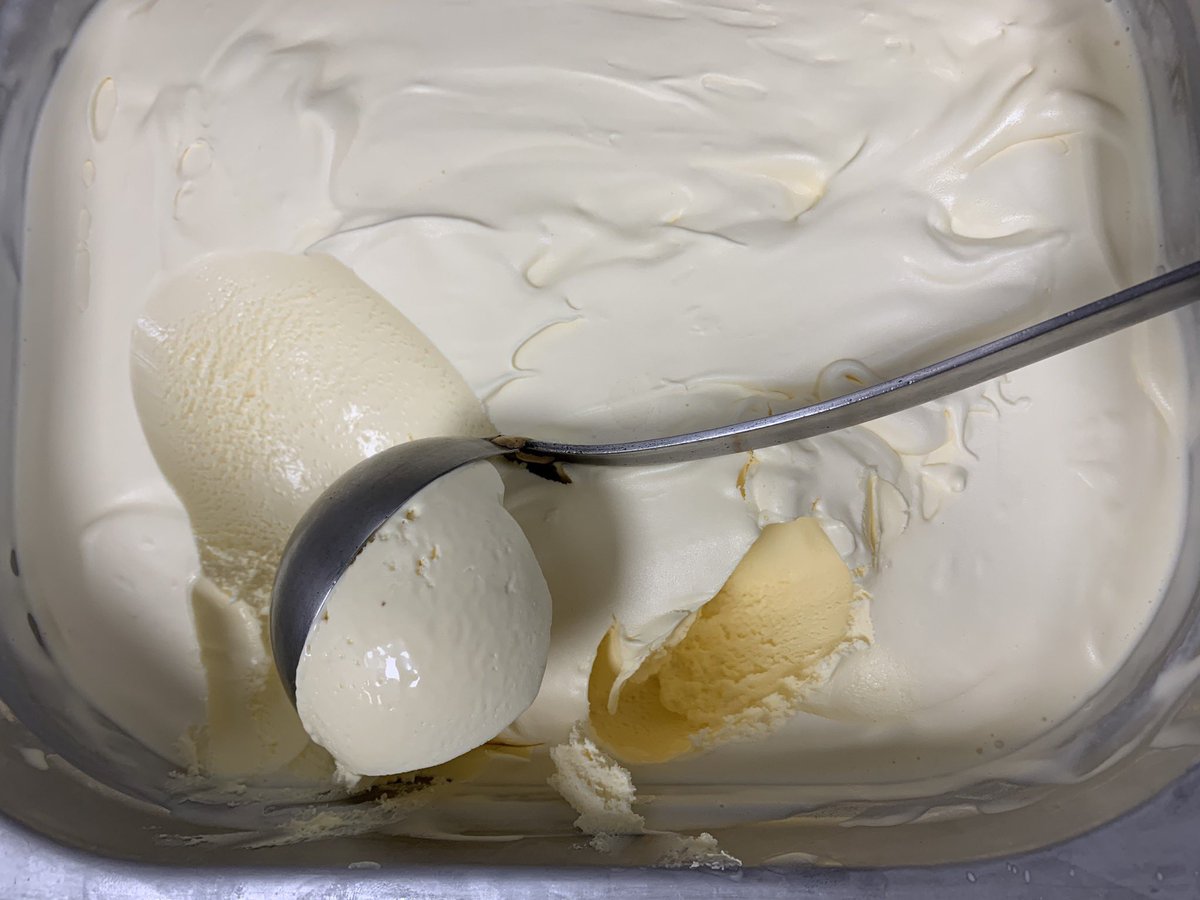 michelrouxjr's tweet photo. Silky smooth clotted cream ice cream, classically churned @CarpigianiUK  😋👨‍🍳 https://t.co/jAmUgVUqua