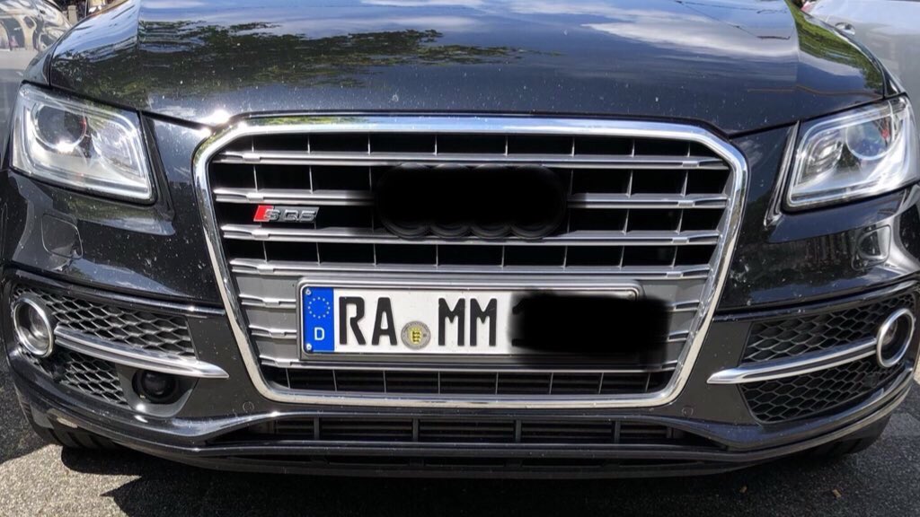TobiasBringmann's tweet photo. #SUV - der ganze (Un-)Sinn eines Straßenmonsters gleich in einem Kfz-Kennzeichen dokumentiert.
🙄
#noSUV #noPanzer #Mobilitätswende https://t.co/n7NMIFmrjA
