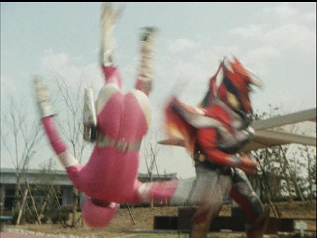 シン 在 Twitter 上 ジューノイド達に襲われてたちまちピンチに陥ってしまうピンクファイブ ピンクの力で敵う相手ではない ピンクファイブ大ピンチ T Co 0frxxederv Twitter