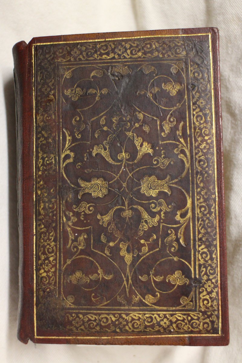 DU_Collections's tweet photo. Leaving this here. Because sometimes we just need to show off a pretty bookbinding🤗 #speccolls #rarebooks #lockdownlibraries https://t.co/tVHdFNAsD3