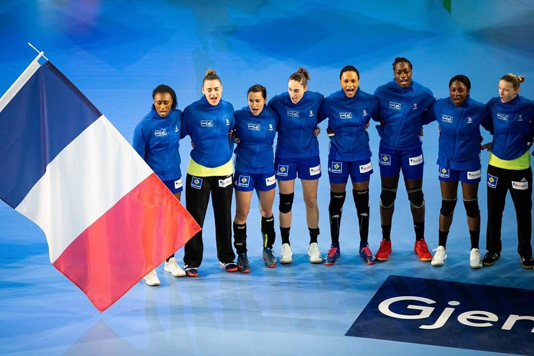 Bonne fête Nationale à tous 🇫🇷 Année spéciale car je suis loin de la France cette année mais toutes mes pensées vont à tous ceux qui se sont battus pour résister face au COVID et particulièrement aux soignants du #GrandEst où je vivais ! <a href="/francediplo/">France Diplomatie 🇫🇷🇪🇺</a> 🇫🇷