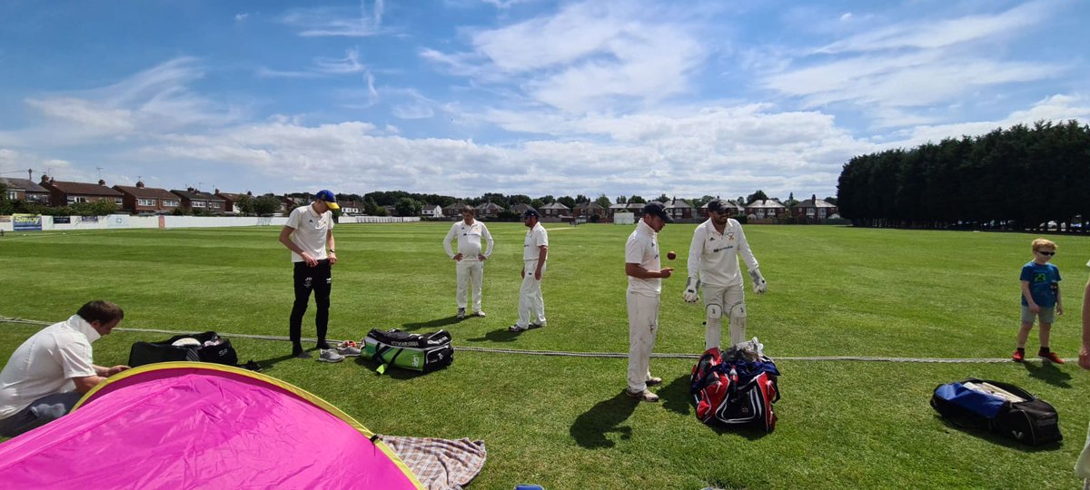 Brandesburton (119-8) defeats Zingari (118-7) by 2 wickets.

Cricket is back - finally - and we started with a warm up game against Hull Zingari. 

Full story:   facebook.com/groups/3463076…