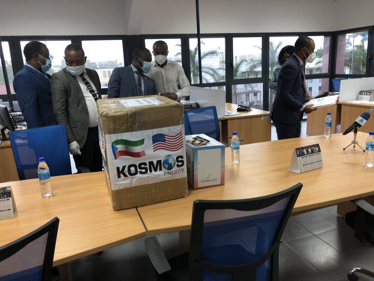 EnvoFidel's tweet photo. Kosmos is pleased to support the EG Preparatory Group to the EITI with a batch load of load of sundries for the fight to the Covid-19.  

Our sincere gratitude to the Permanent Secretariat Staff, the members of the MSG and Government Reps 
@eiti_ge @KosmosEnergy @egmmh https://t.co/DwKLgLB2F0