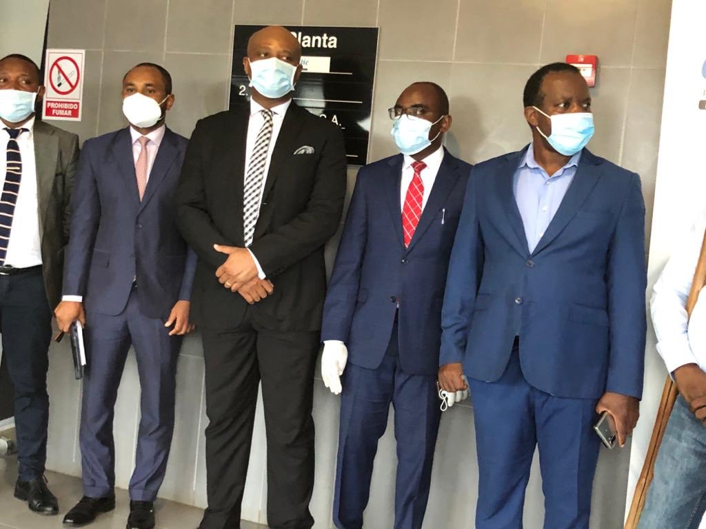 EnvoFidel's tweet photo. Kosmos is pleased to support the EG Preparatory Group to the EITI with a batch load of load of sundries for the fight to the Covid-19.  

Our sincere gratitude to the Permanent Secretariat Staff, the members of the MSG and Government Reps 
@eiti_ge @KosmosEnergy @egmmh https://t.co/DwKLgLB2F0