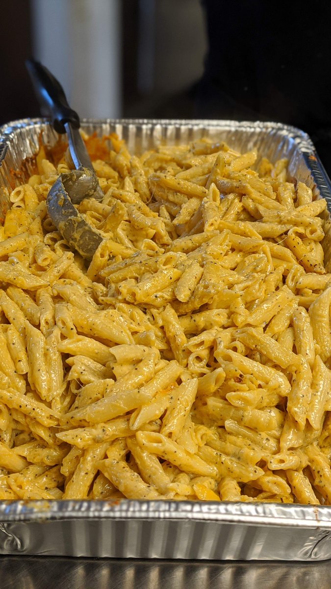 Fat_Bobs's tweet photo. It's #nationalmacncheeseday - Fat Bob's is often voted Buffalo's Best #cheesygoodness. We've been cooking up this secret recipe from our home base at 41 Virginia Place since 1999. #thankyoubuffalo #bestmac #fatbobs #buffaloBBQ #MacnCheese #BBQ #weareservice #wearelocal #weareBBQ https://t.co/UVYCIVMmD6