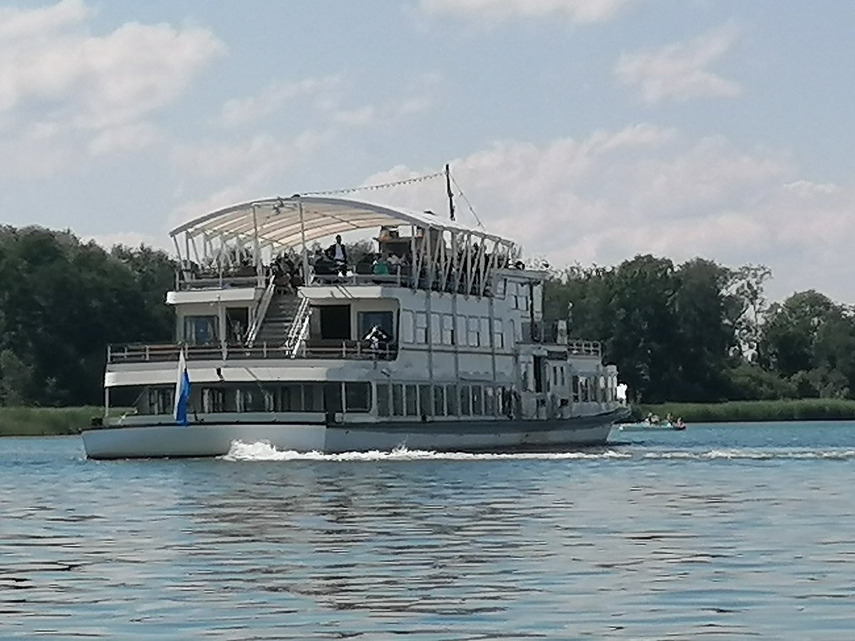 Gut, dass ich Urlaub habe... Abfahrt Bundeskanzler Angela Merkel und Dr. Markus Söder von der Herreninsel... vom elektroboot aus😉 #br24 #bayern