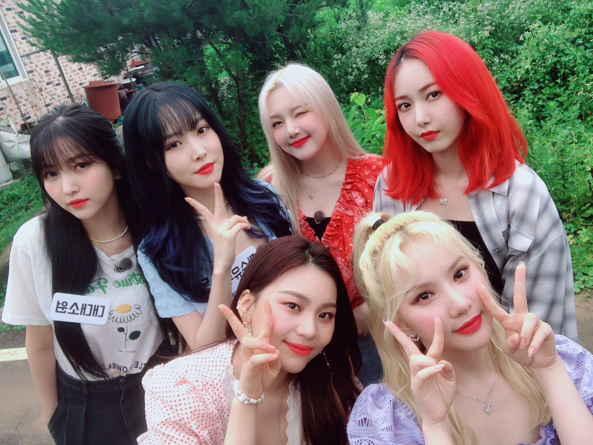 GFRDofficial's tweet photo. [📺 #여친Now]
🍎#Apple 을 준비하며 
이 날만을 기다려온
#여자친구 #GFRIEND 💙💜

잘 먹는 여친이들을 보는 것 만으로도,
배가 부른 버디☘️라면~
지금 바로❣️ #케이밥스타 와 함께 하세요

▶️ https://t.co/ePkxxpKiRS https://t.co/mp3WcrMFD0