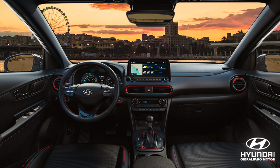 GibralfaroMotor's tweet photo. Con el Hyundai #KONA Híbrido tendrás la sensación de viajar en el tiempo. 
¿A dónde irías? ¿Pasado o futuro? https://t.co/Vn656Uvtvr