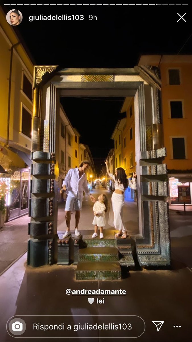 BryPapasodaro's tweet photo. Chiuso per sogno,
non disturbare 💘
Sono bellissimi. 💑
Sarebbero bellissimi². 👨👩👧
#Damellis #IoSottoMilleTreniPerLoro #IlDama #GDL #LaMati https://t.co/wzeWSBLMGC