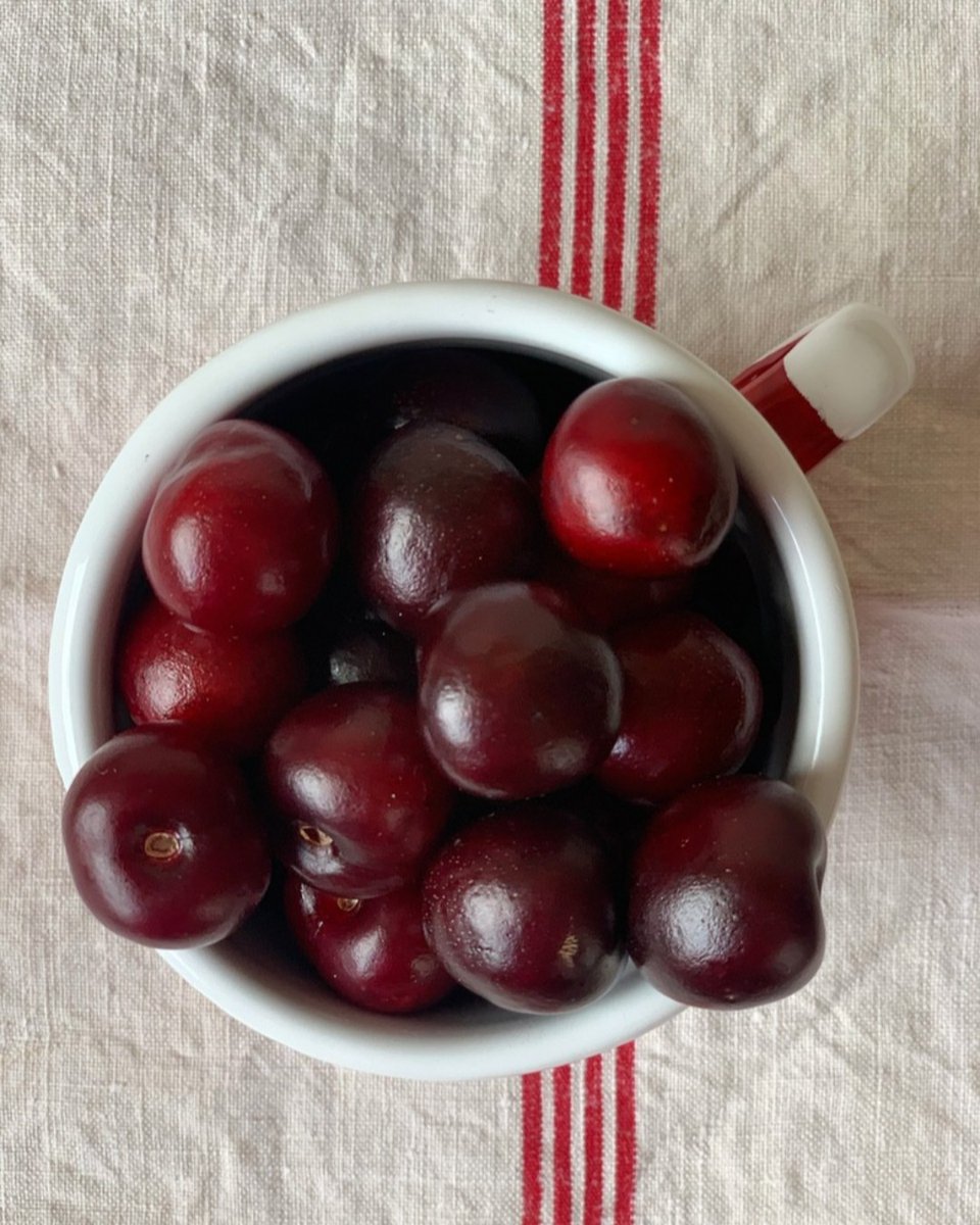PicotaCherries's tweet photo. #jertepicotacherries have a low fat content. Their antioxidant and anti-inflammatory properties and their capacity to improve cholesterol levels, also contribute to the prevention of certain cardiovascular diseases.
#pickapicota https://t.co/gnIh0hXi9c