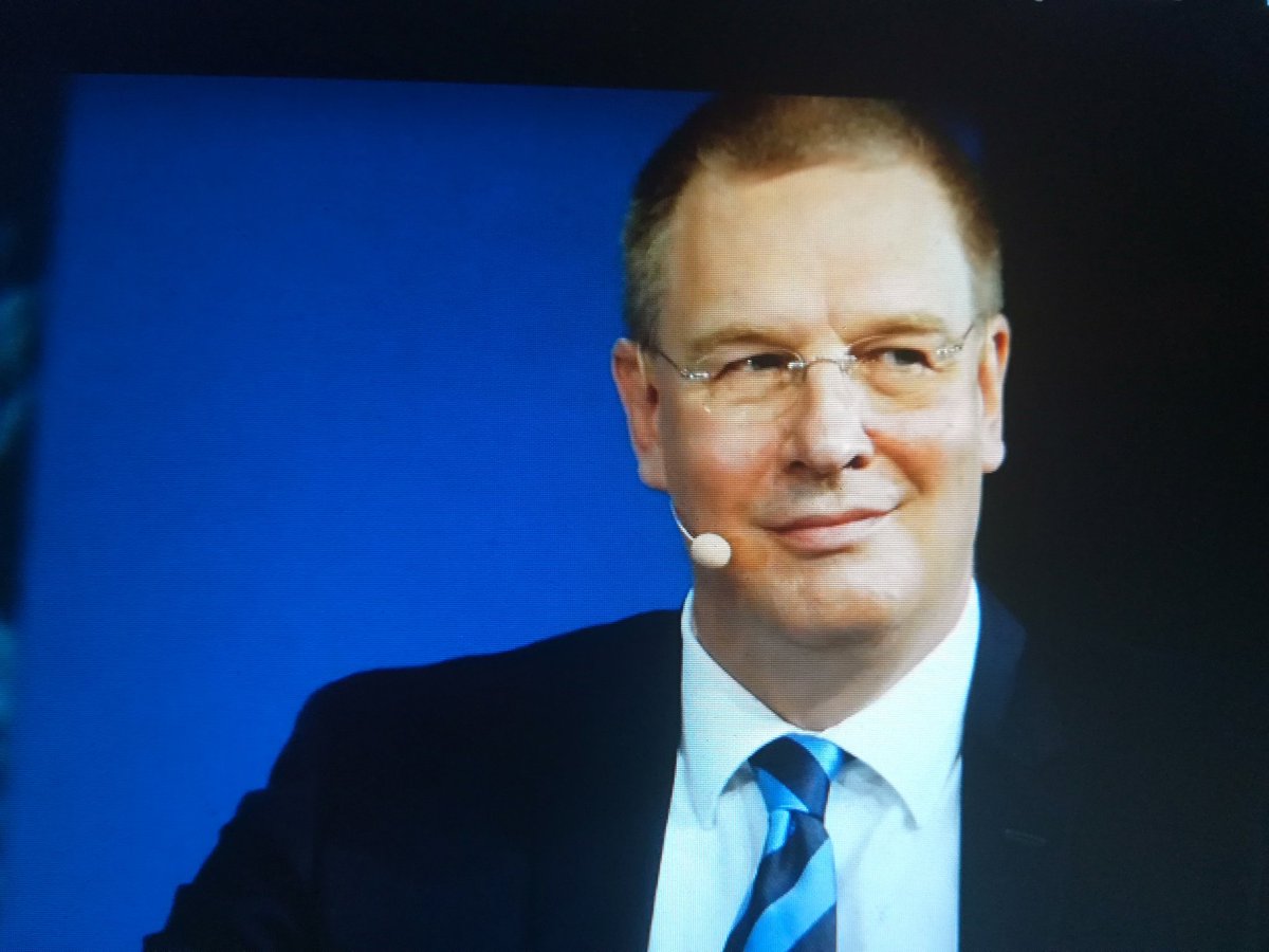 #Corona Wir hatten einen unerwarteten Nachfrageschub aus der Lebensmittelindustrie erhalten, sagt Oliver D. Jung von Festo auf der #HMDigitalDays. Corona hat die vorhandenen Trends stark beschleunigt. <a href="/MaschinenMarkt/">MM MaschinenMarkt</a>