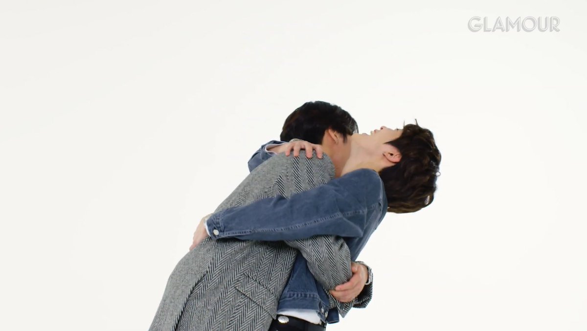 (( อ่านทวิตคุณคนนี้แล้ว...... ภาพลอยมาเลย แงๆ ))