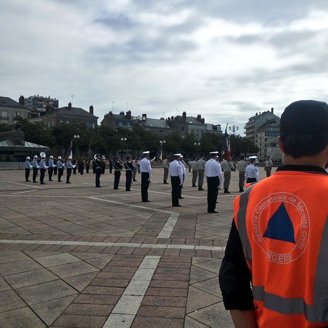 LemierreMarie's tweet photo. La #FeteNationale est un moyen de réconcilier, de parler des #mémoires et de mettre en œuvre la fraternité. Le #14juillet est l'occasion de remercier ceux qui s'engagent pour nous : nos #soldats, nos gendarmes, nos policiers, nos pompiers, nos soignants et bénévoles. #Union . https://t.co/zsmyX7qGGV