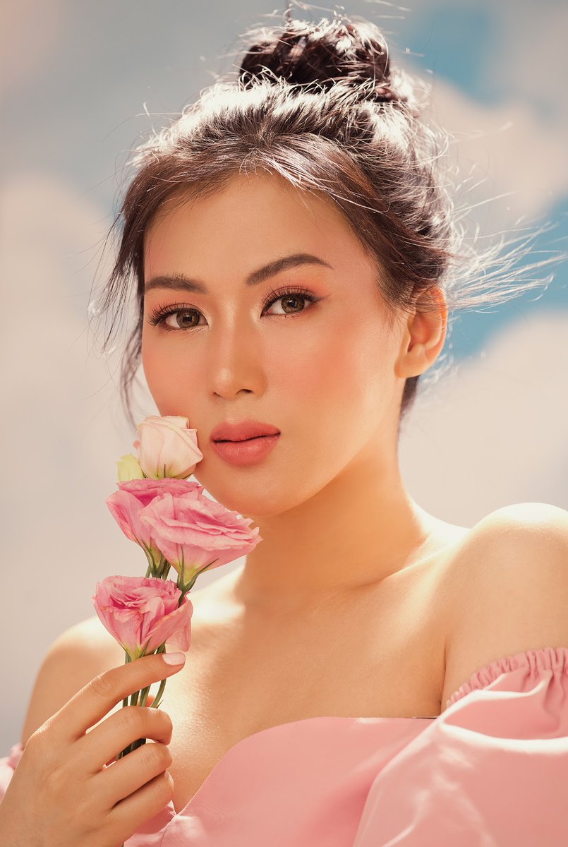 Mscathygonzaga's tweet photo. Hi padaan lang sa feed ha 'coz Alex Line is now out for pre orders in Lazada. Everything nude and pink! @issy_company 🤎💜💓 https://t.co/r1YiPmFBle