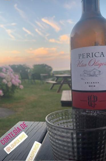 Bonito atardecer con nuestro crianza #PericaViñaOlagosa
Gracias <a href="/silvinillaa/">silvia gonzález</a> !!!
#vinotinto #vinoderioja #crianza #perica #viñaolagosa #riojawine #redwine #larioja