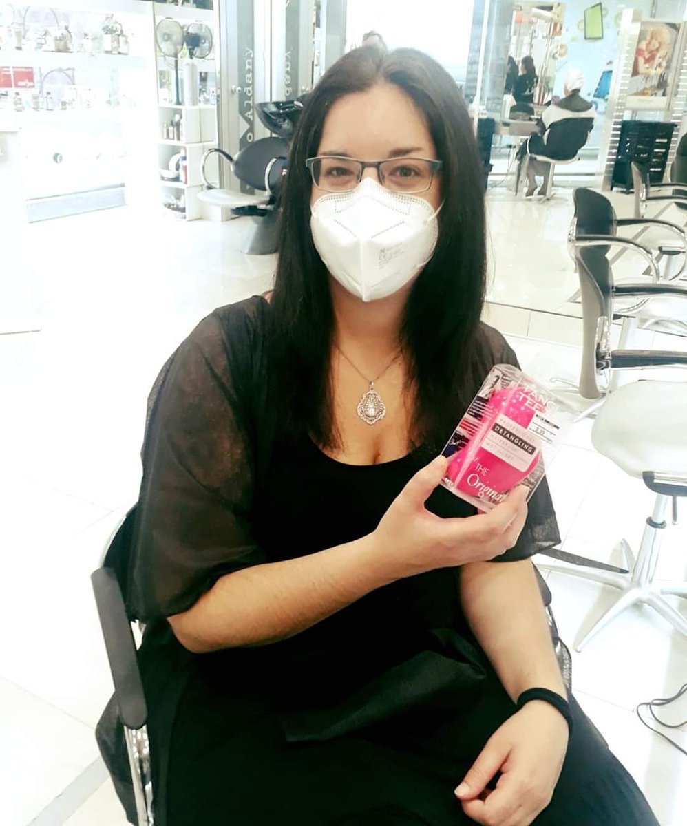 La ganadora del sorteo de <a href="/MarcoAldany/">Marco Aldany ✂️</a> ya ha pasado por el salón de peluquería a disfrutar de su fantástico #premio. ¡El resultado no puede ser más espectacular! 😍