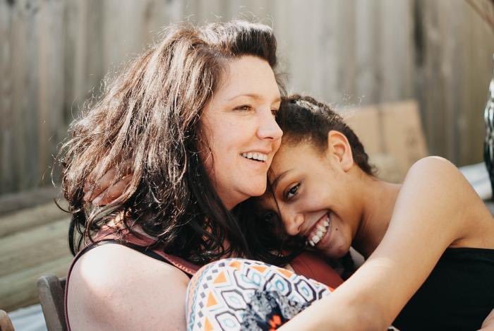 Je kind gaat uit huis, wat komt daar veel bij kijken. Kan je kind zelfstandig wonen? Welke woonvormen zijn er? Hoe werkt dat met een ouderinitiatief of begeleid wonen? Ben je bang voor eenzaamheid voor je kind? 
Je leest erover in onze kennisbank
schouders.nl/kennis-informa…