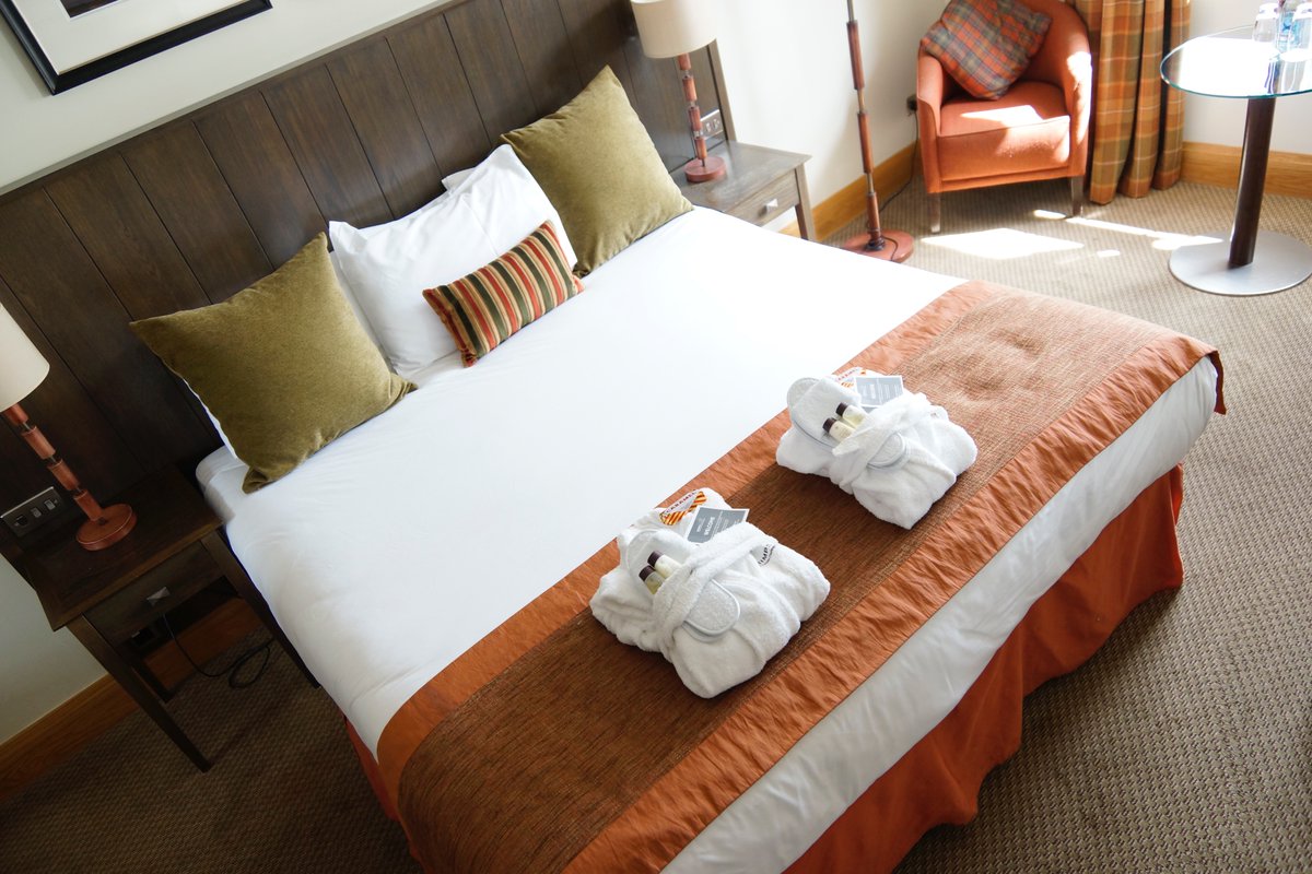 ✨AYRSHIRE STAYCATION✨#Staycation this #summer <a href="/OldLoans/">Old Loans Inn</a> - BB from £99 for 2 or DBB from £129 for 2 Call 01294 204040 to book. Know someone in need of a break? Why not #treat them and purchase a staycation #voucher from our online shop simpsinns.vouchercart.com/app/ #lifeafterlockdown