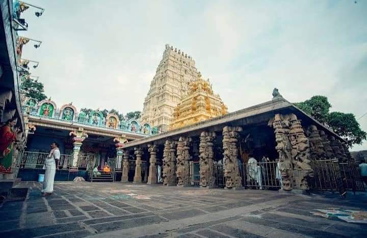 mohithnb's tweet photo. ಶ್ರೀಶೈಲ್ ಮಲ್ಲಿಕಾರ್ಜುನ ಜೋತಿರ್ಲಿಂಗ..!

ನೋಡಲೇಬೇ���ಾದ ಜಾಗ ಶ್ರೀಶೈಲಂ.

ಆಂಧ್ರಪ್ರದೇಶ.

🙏🙏🙏 https://t.co/5oGx9fDyKV