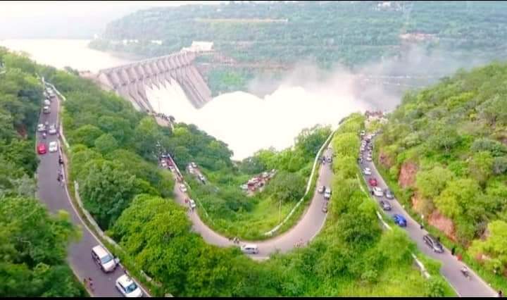 mohithnb's tweet photo. ಶ್ರೀಶೈಲ್ ಮಲ್ಲಿಕಾರ್ಜುನ ಜೋತಿರ್ಲಿಂಗ..!

ನೋಡಲೇಬೇ���ಾದ ಜಾಗ ಶ್ರೀಶೈಲಂ.

ಆಂಧ್ರಪ್ರದೇಶ.

🙏🙏🙏 https://t.co/5oGx9fDyKV