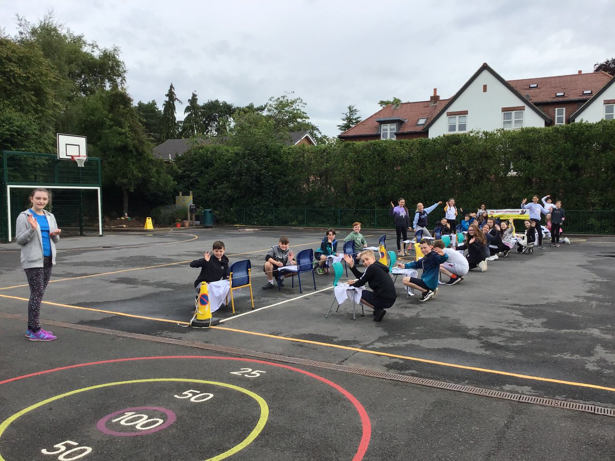 Our Y6 bubbles have been signing their shirts this morning - at a distance! We are so glad that they have been able to carry out this school-leaver tradition.  Enjoy your last few days. ❤️